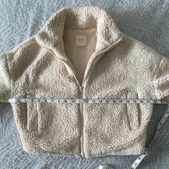 cropped harper heritage sherpa jacket - Picture 3 of 5